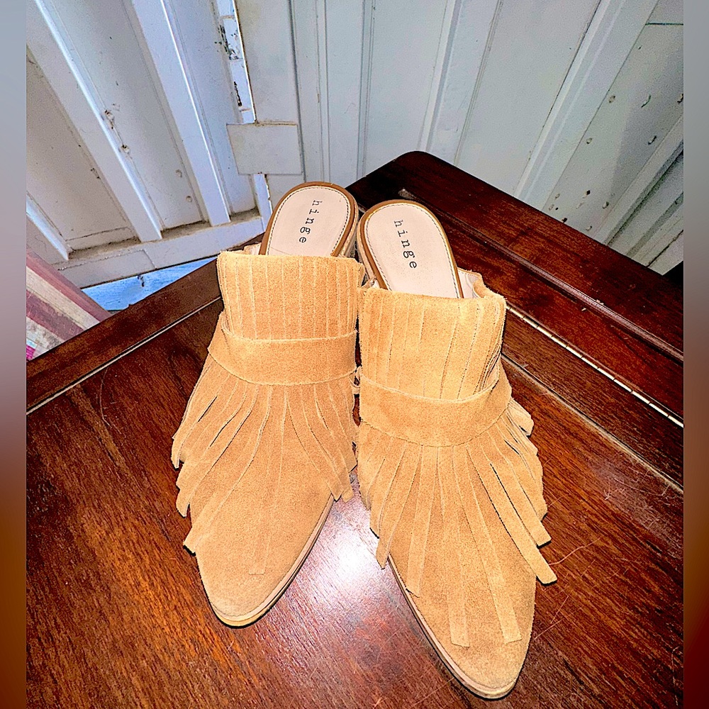Hinge Women’s Mules